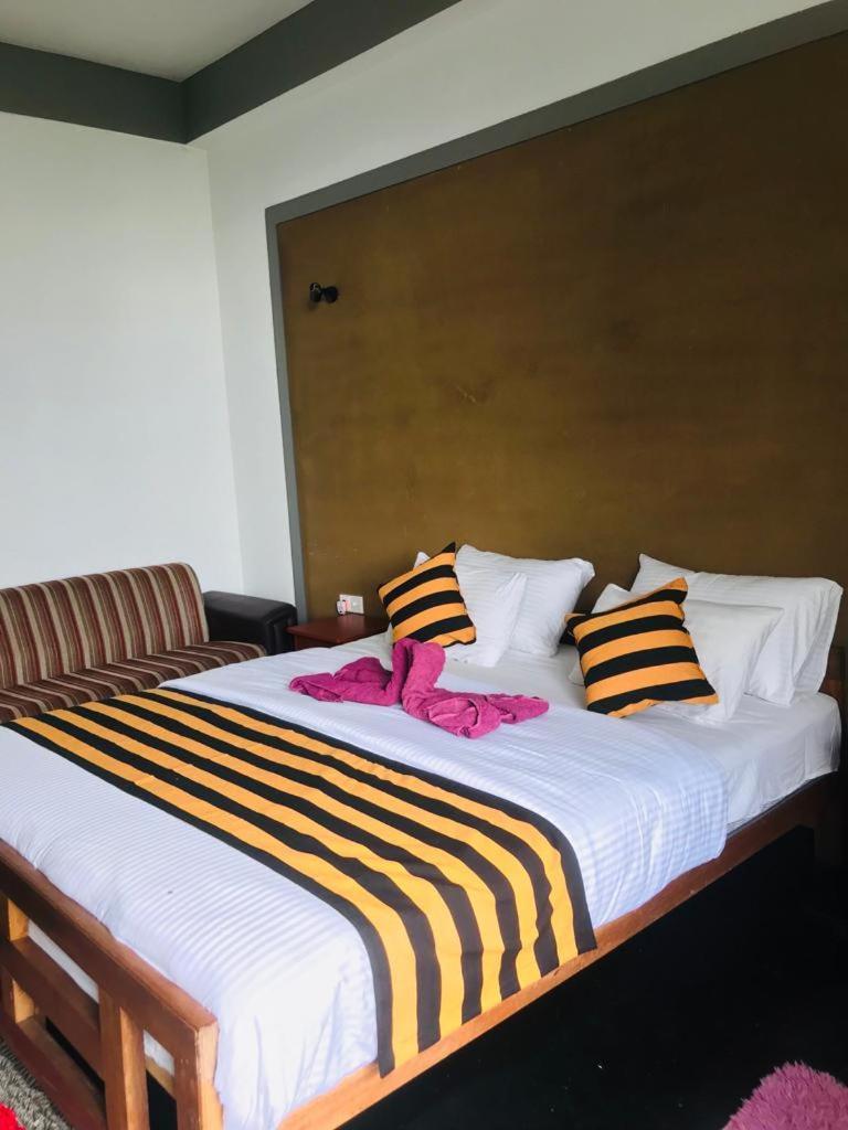 Hotel Monarch Ella Zimmer foto